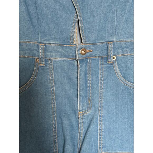 NWOT Lost Muse Womens Size Eight Denim Romper - Picture 5 of 7